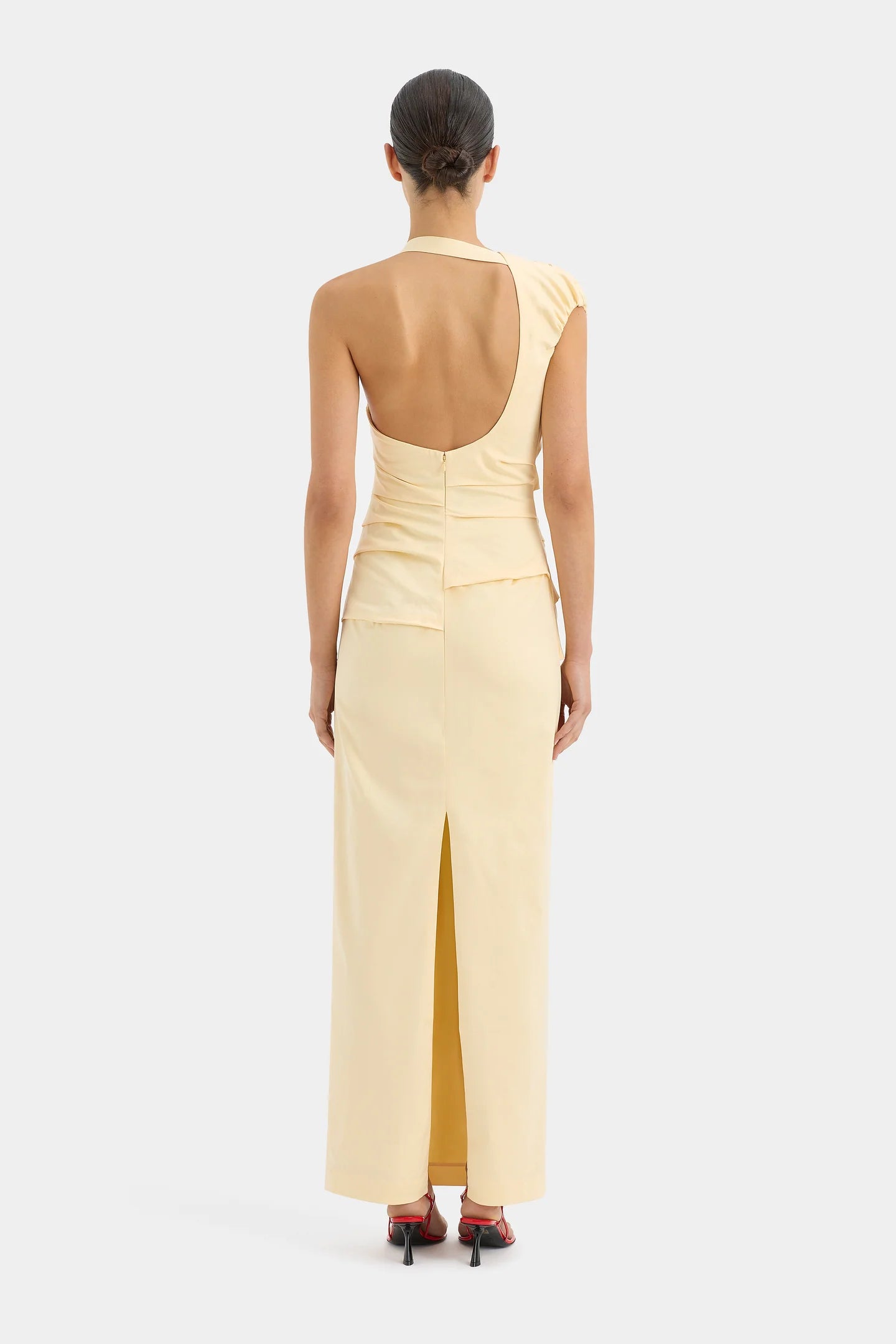 31-S22-SIR123-1132_Giacomo_Gathered_Gown_Butter-23620-SirTheLabel-0294_1440x.webp
