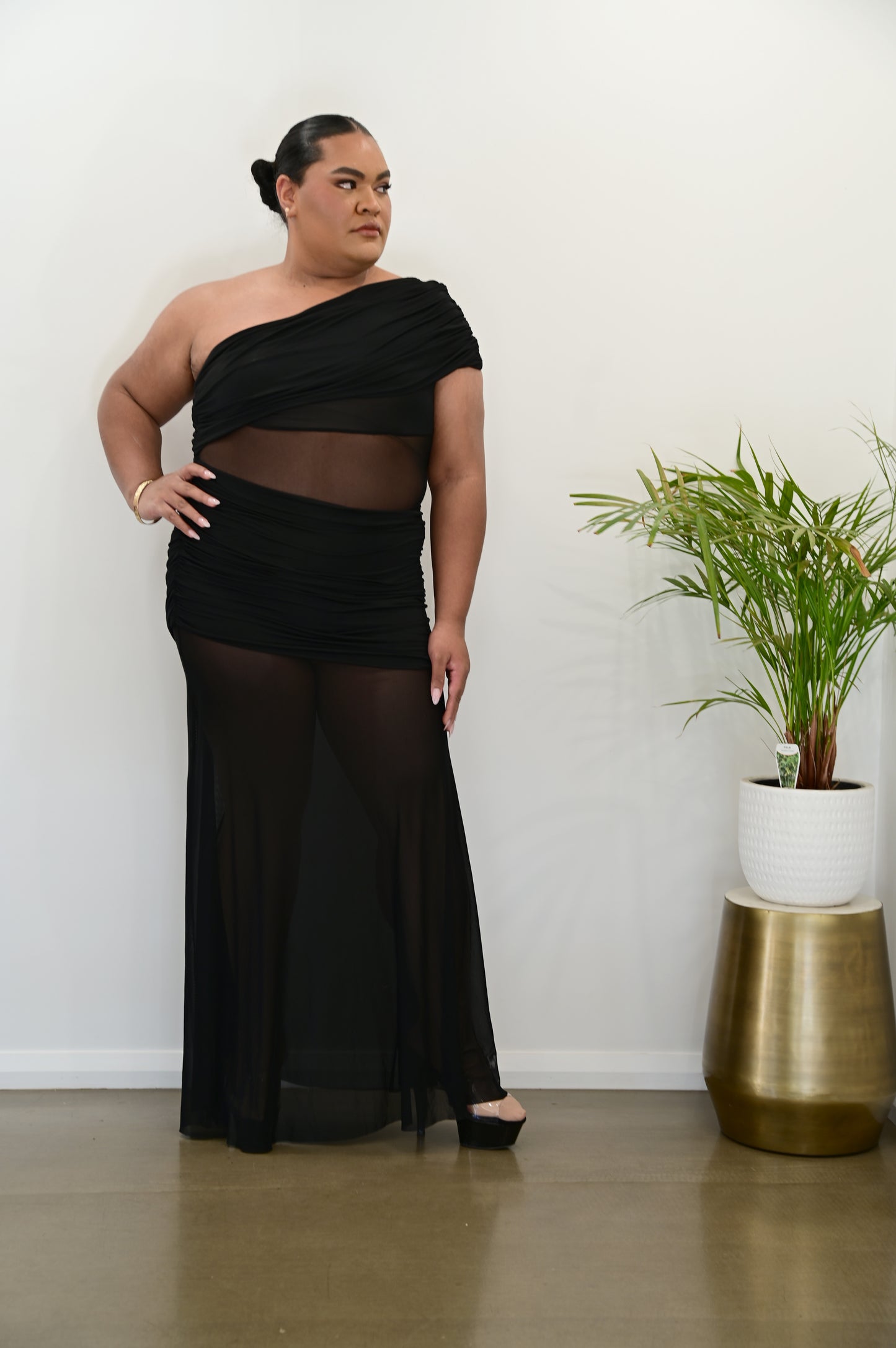 MESHKI Dallas One Shoulder Mesh Maxi Dress Black (RRP $149)