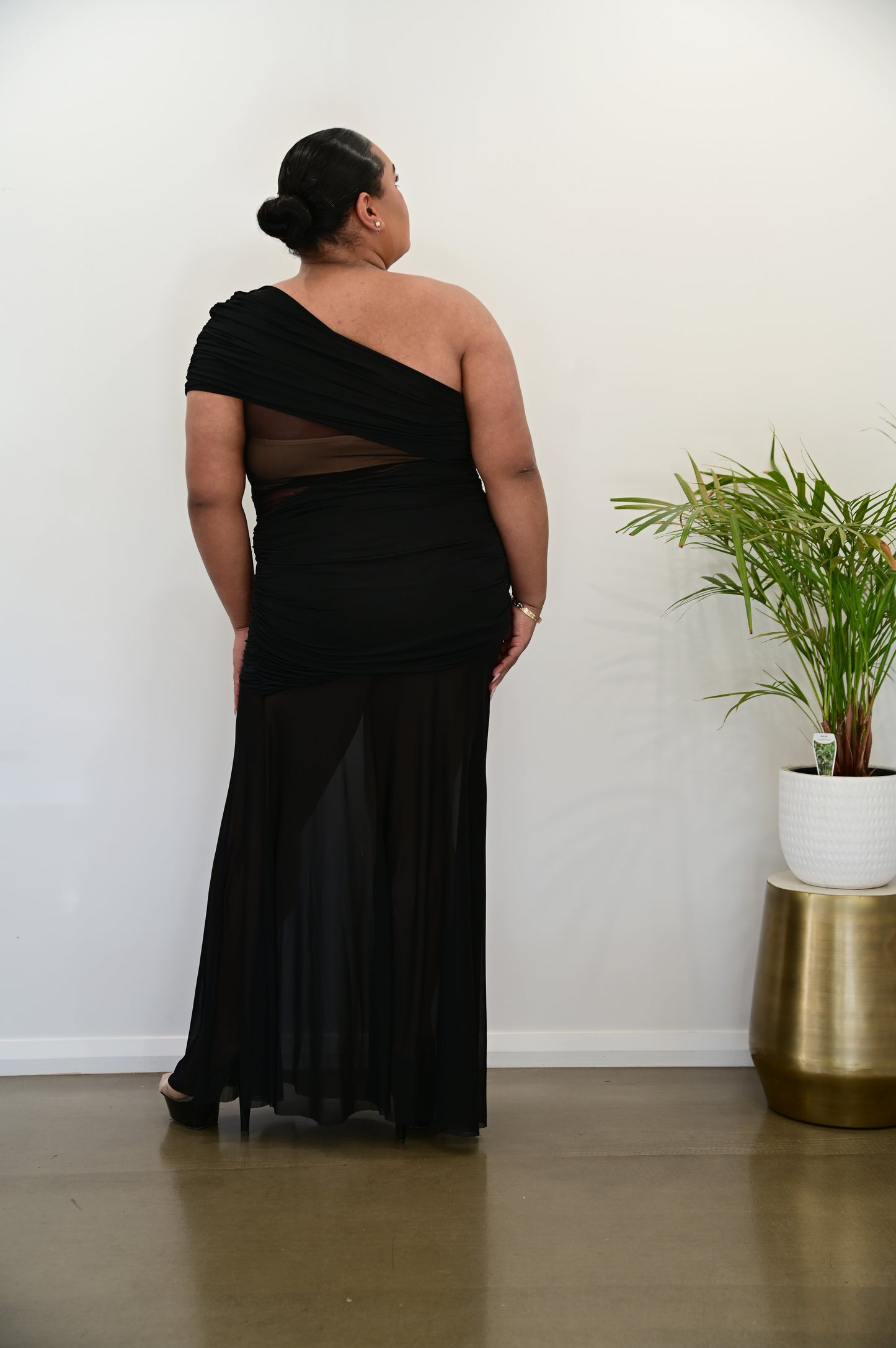 MESHKI Dallas One Shoulder Mesh Maxi Dress Black (RRP $149)