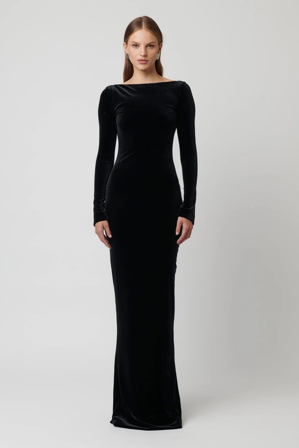 yasmin-maxi-dress-black-velvet-243820_1800x1800_99aa774a-bffc-4107-99a7-72d63be2d4b5.png